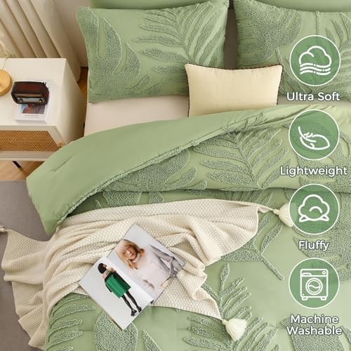 Queen-Size Bedding Set with Tufted Comforter by Green 02