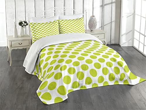 Lush Classic Bedding Set for a Timeless Look