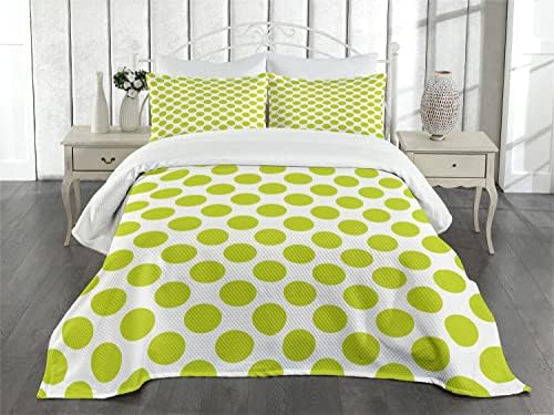 Lush Classic Bedding Set for a Timeless Look
